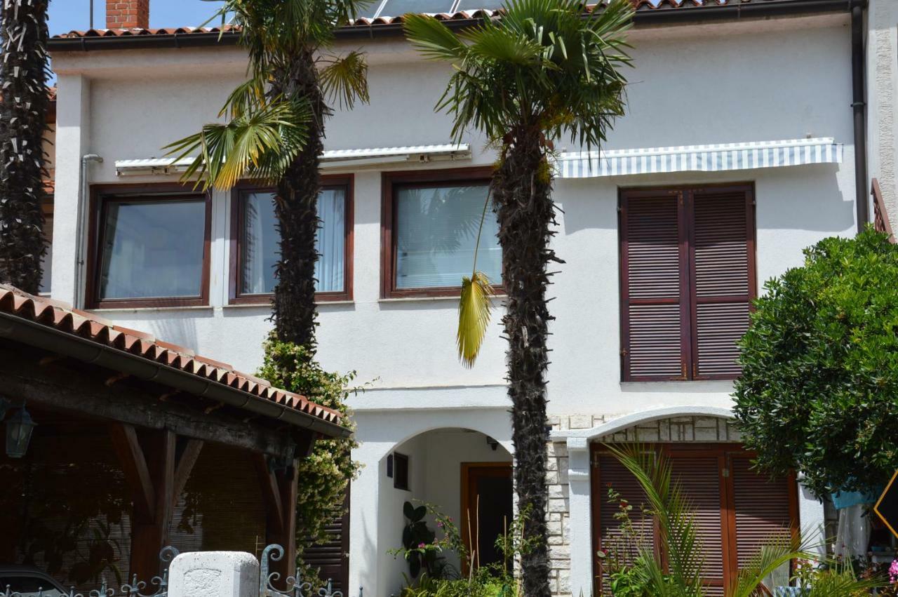 Apartamento Hous Mira Poreč Exterior foto